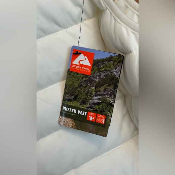 Ozark Trail soft puffer White plus size vest sz 2X - Picture 15 of 16